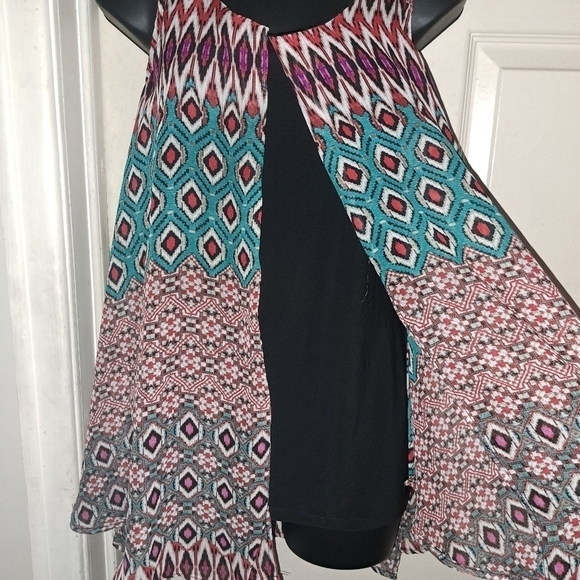 Cocomo multicolored  flowy tank top can be dressed up with a skirt or down with - Picture 2 of 4